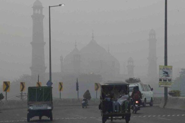 چالش جدید آلودگی هوا در شهر خواهرخوانده اصفهان ، گلایه مردم لاهور از کم کاری مسئولان برای مهار آلودگی